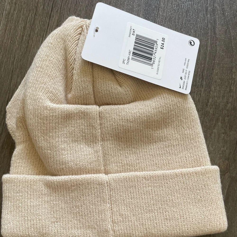 Nike Toddler Size 2T-4T Hat and Mittens 2 Piece Set Sanddrift Winter Fall NWT